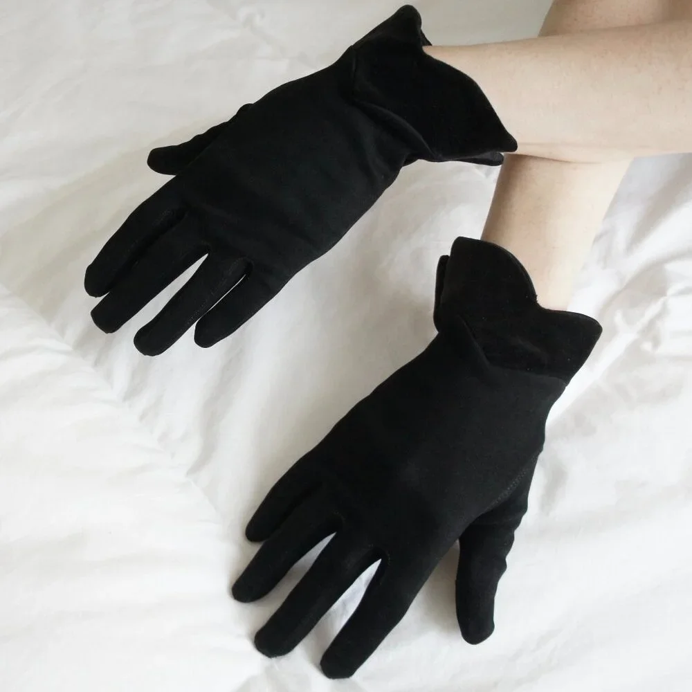 Black Vintage Gloves With Pointed Velvet Cuffs Size Medium